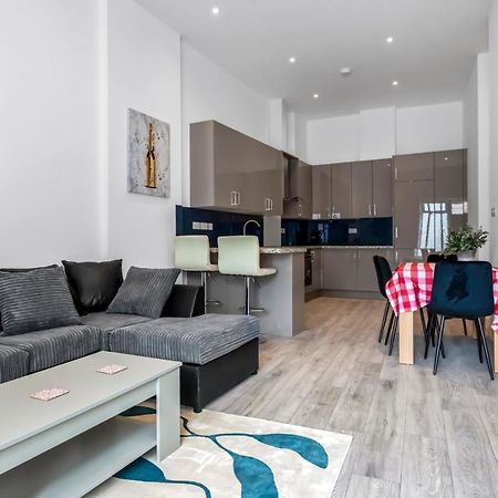Lovely 1 Bedroom Apartment In Central 워킹 외부 사진