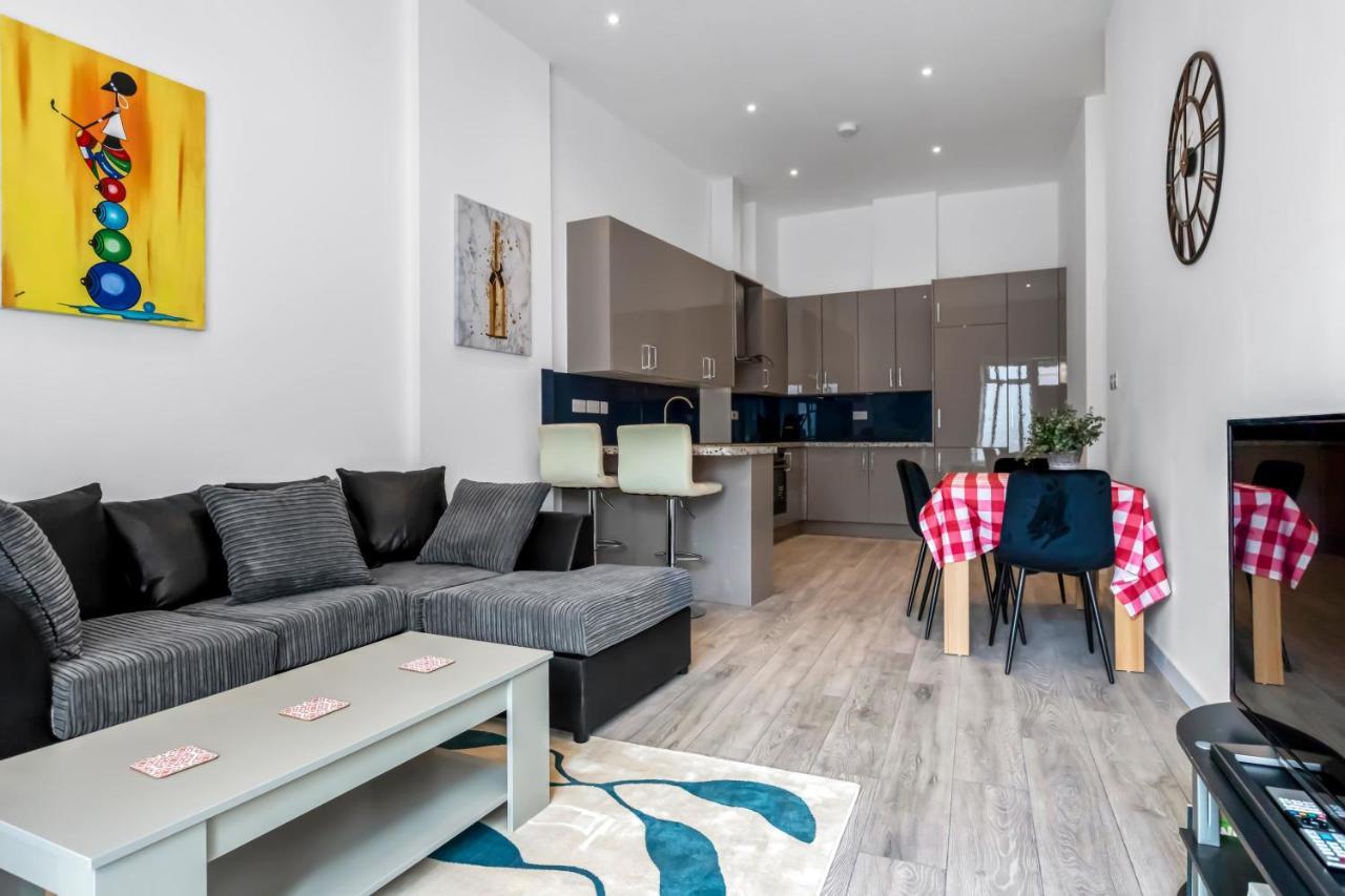 Lovely 1 Bedroom Apartment In Central 워킹 외부 사진
