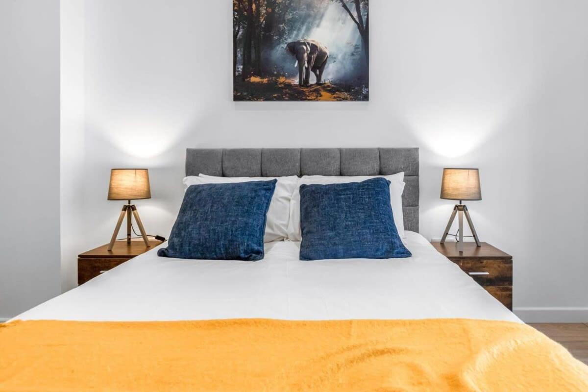 Lovely 1 Bedroom Apartment In Central 워킹 외부 사진