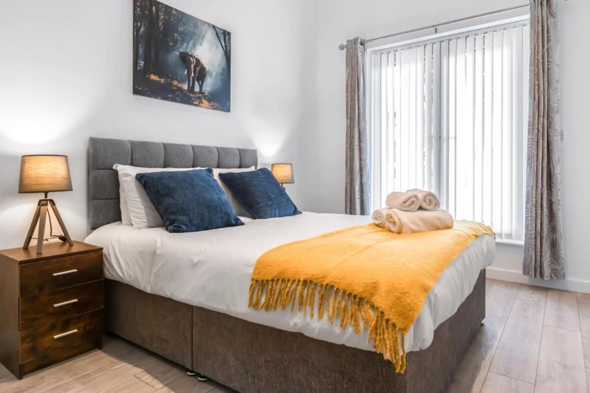 Lovely 1 Bedroom Apartment In Central 워킹 외부 사진