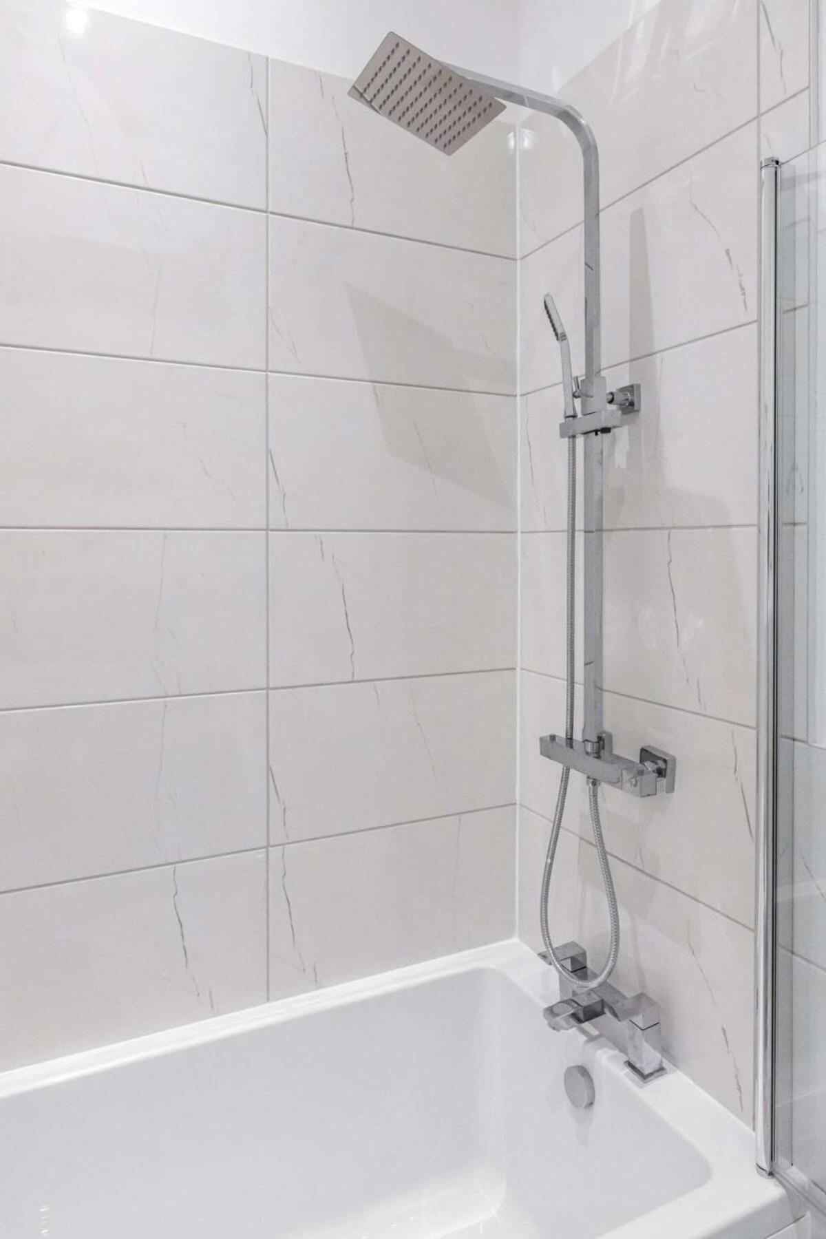 Lovely 1 Bedroom Apartment In Central 워킹 외부 사진